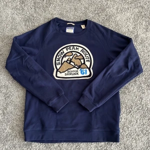 Scotch&soda tröja - En marinblå Scotch&soda tröja som är sparsamt använd. Storlek 16 år men passar mig som är 175cm. Pris kan diskuteras. 