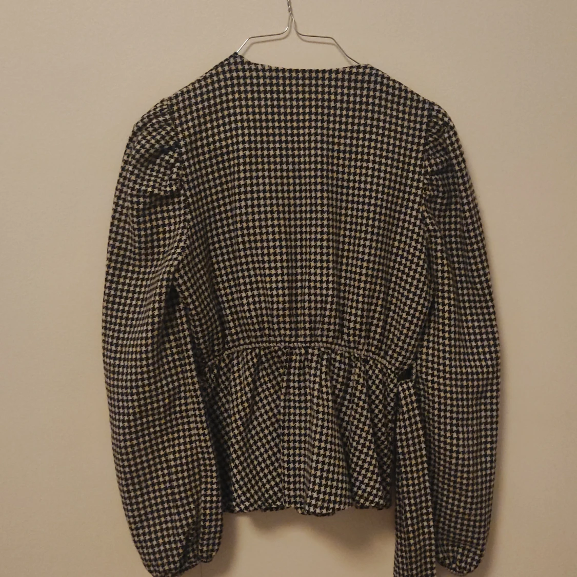 Black and white stylist shirt - 90