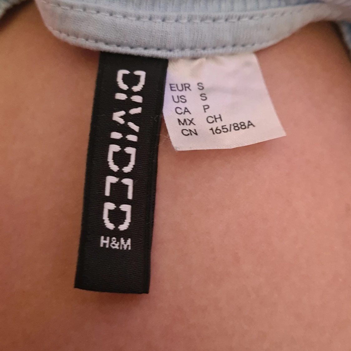 En blå kort t shirt - 90