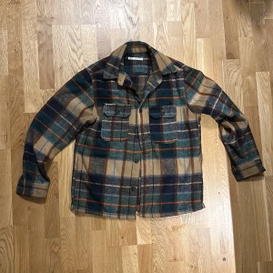 Flannel jacka - Flannel jacka. Använd en gång. Ord pris: 900kr