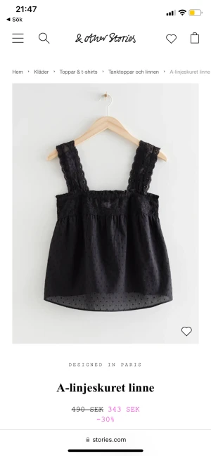 Blus från &other stories  - Intressekoll på mitt slutsålda a-linjeskuret linne från &otherstories. Aldrig använd och i nyskick. Köpt för 490. Köparen står för frakten🫶🏽🫶🏽
