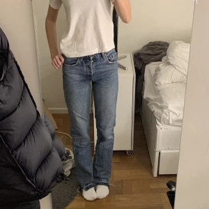 zara jeans - så snygga! använda men bra skick  