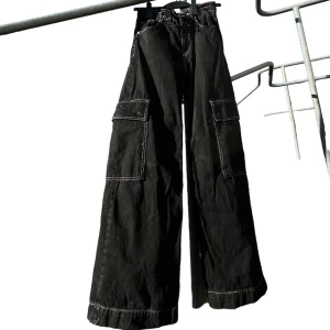 Wide Jeans  - Vida byxor från Weekday 