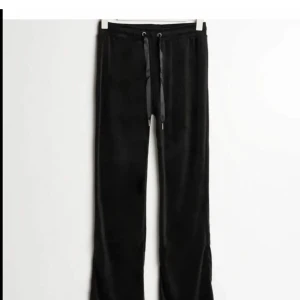 Mjukisbyxor  - Mjukisbyxor från ginatricot. 