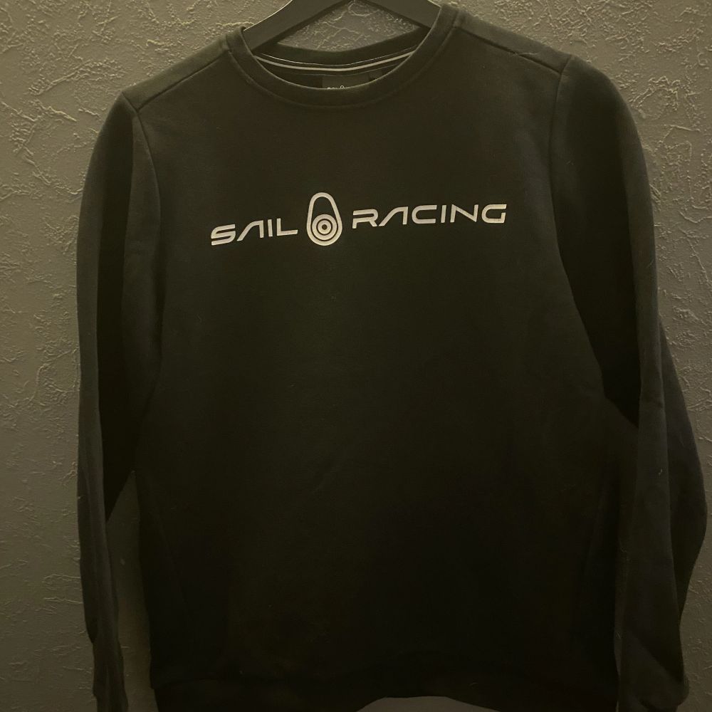 Svart Sail racing tröja - Sail Racing | Plick Second Hand