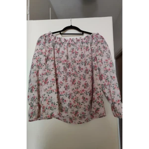 Singoallatopp - Singoallatopp från H&M storlek XL rosa med blommönster