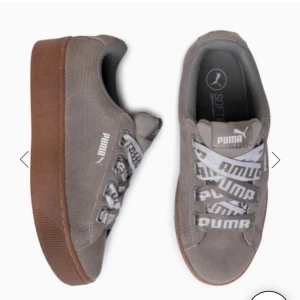 Gröna Puma-sneakers  - Gröna mockasneakers från Puma 