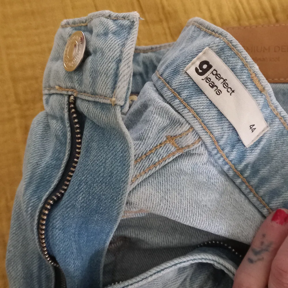 Använda 1 gång så nyskick! . Jeans & Byxor.