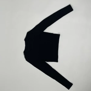 Ribbstickad crop top - Ribbad tröja!