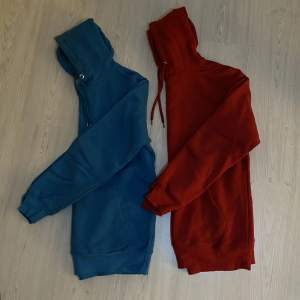 Två herr hoodies från Lager 157 i storlek L. Både den blåa och röda är i bra skick. Säljer båda för 100kr. (50kr/st ♥️)
