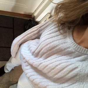 Stickad tröja - Super mysig stickad baby blå tröja. Som aldrig är använd🤩