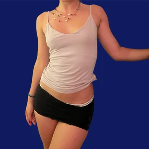 Cute sommar toppar - 5 stretchy sommar toppar i olika färger (rosa💗/ lila💜/ vit🤍/beige🧡/ grå📁/ grön🧩) för 100kr 💰. De är S men passar även M