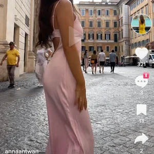 SÖKER DENNA KLÄNNING - Söker denna klänning från Zara i storlek XS/S Ska kunna fraktas 