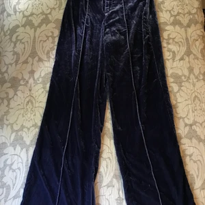 Zara byxor - Skitsnygga zara byxor i mörkblå/marinblå. Storlek XS