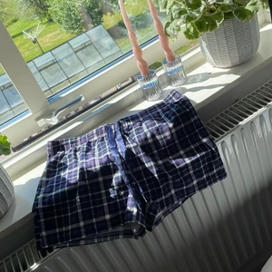 Pyamas shorts  - Rutiga mjuka shorts  Endast testad 