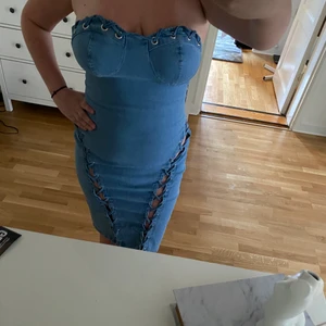 Jeans klänning  - Storlek L 