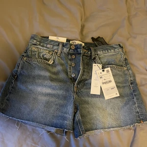 Jeans shorts  - Från zara strl 36