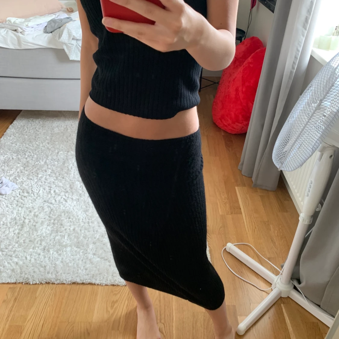 Lågmidjad svart kjol - 91