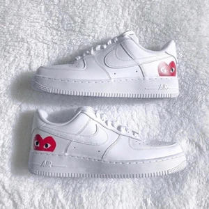 Beställ Custom målade skor  - Detta är exempel på vad vi kan erbjuda som design. Custom målade skor ! Skicka in dina finna skor till oss eller beställ helt nya med önskad design. Beställ genom att skicka ett meddelande till oss här eller via var Instagram @asphodel_jh ☺️