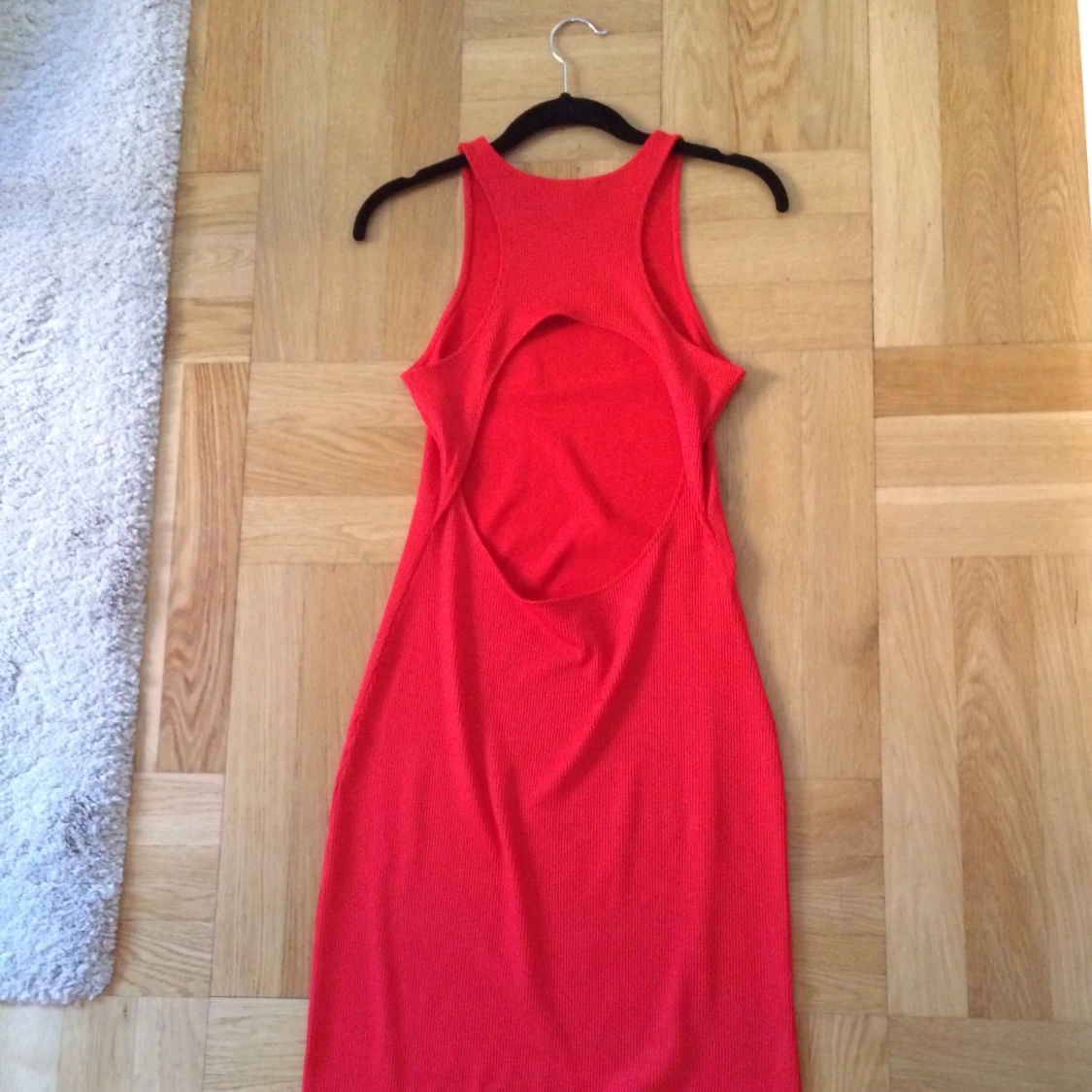 Röd tajt klänning från H&M - 91