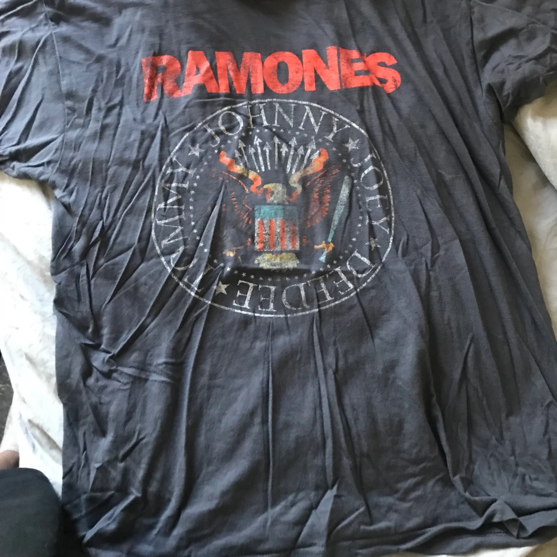 T-SHIRT FRÅN GINA TRICOT