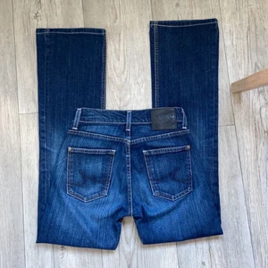 Lågmidjade crocker jeans! - Säljer dessa super snygga crocker jeans! Midjemått ca 67cm Innerbenslängd ca 75cm Kan tyvärr inte visa bilder på då de är alldeles för små för mig😩 kan skicka fler bilder om det önskas!  TRYCK INTE PÅ KÖP DIREKT