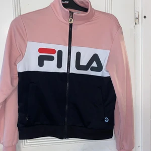 Fila kofta - Söt fila kofta i storlek xs men passar även s Använd ca 4 gånger