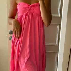 Klänning - Klänning från Gina som aldrig använts  Storlek S