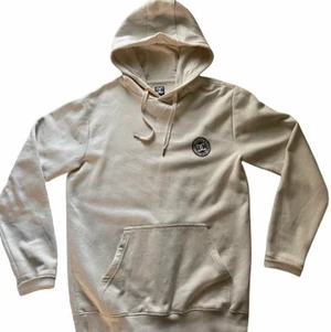 Oversized vit DC hoodie  - Säljer denna jättesköna dc hoodien som sitter oversized. Har aldrig använts av mig, hör av er för bilder/info 🤍🙏🏼 köpare står för frakt 📦 