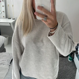 stickad tröha - beige stickad tröja från zara i storlek s