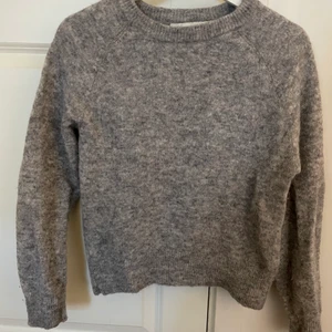 Tröja - Stickad tröja i ull Från Carin wester. Lite stickig eftersom det är ull men väldigt fin. Storlek s ment mer som xs