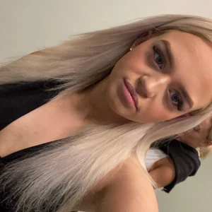 Löshår clips 40cm  - Blont löshår jätte fint och äkta, går att styla hur man vill. Säljer då jag färgade mitt hår💕