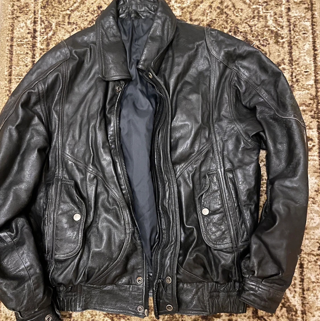 Svart skinnjacka  - 90