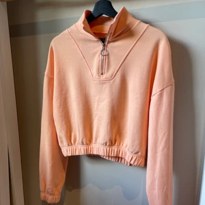 Halfzip BikBok - Tröja från BikBok. Storlek XS (passar även mig med S)