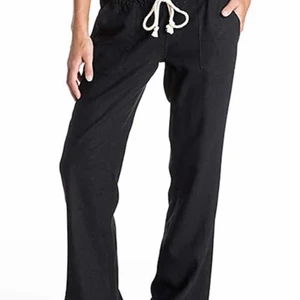 Linnebyxor  - Ett par jättefina linnebyxor som likar Roxy linnebyxorna. Säljer då dom är för korta för mig❤️köp direkt för 225❤️