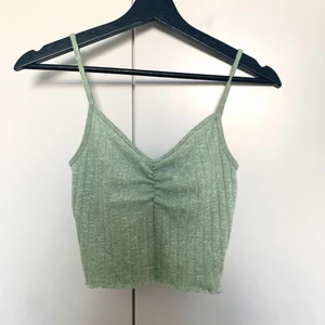 Linne - grönt  - Ett grönt linne  Monki