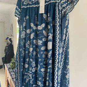 Klänning - Underbar sval klänning med sidfickor säljes 