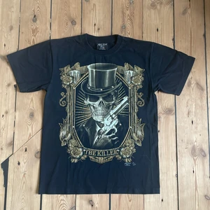 Fet t-shirt - Fet t-shirt som tyvärr inte kommer till användning. Inga skador och i helt perfekt skick. Storlek M och sitter som S-M.