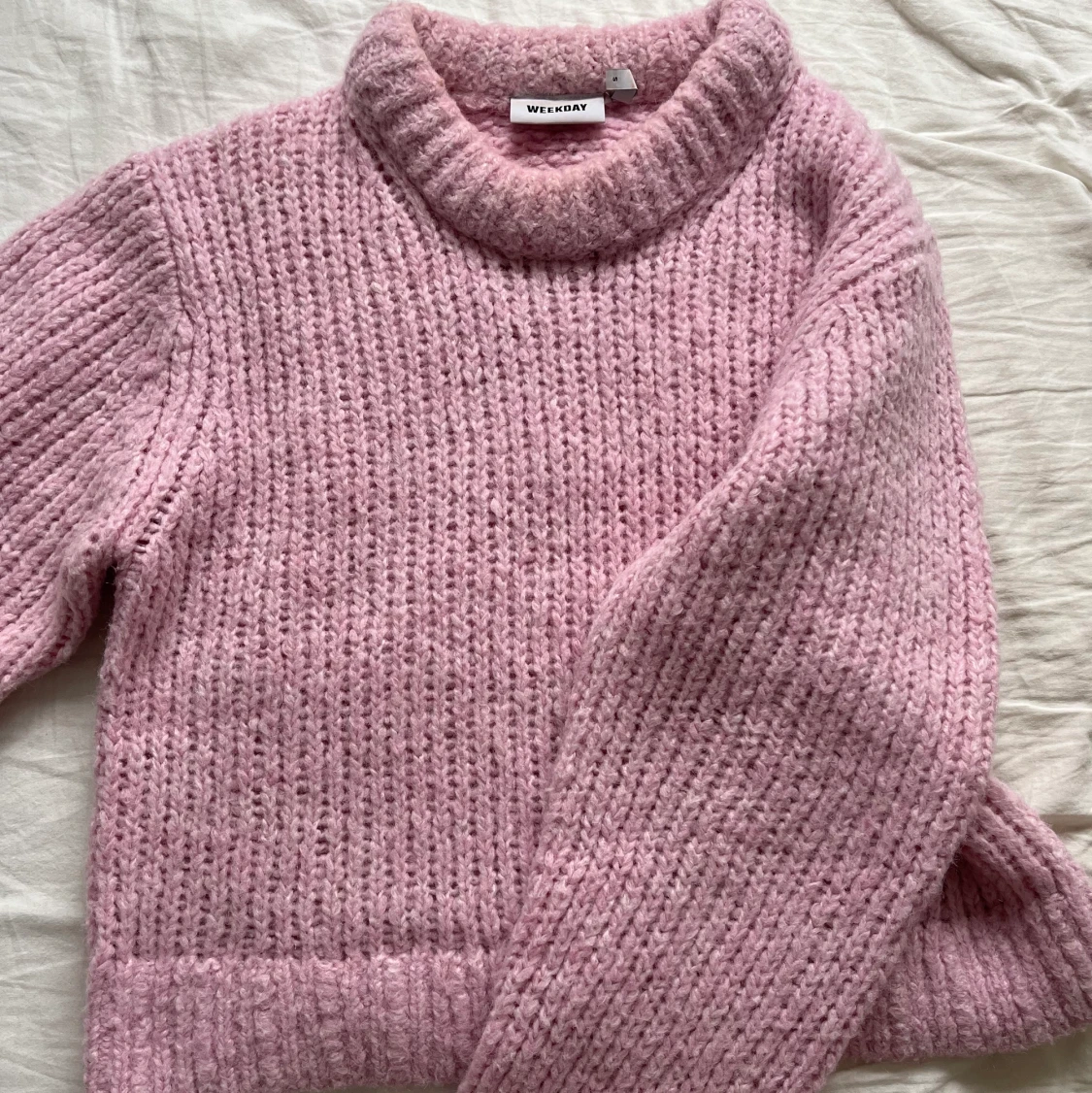 Vit och rosa stickad tröja! - 91