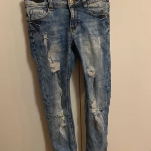 Håliga Jeans - Dom är mjuka. Aldrig använda. 