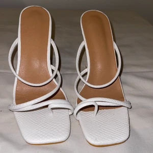 Klackar i storlek 38 - Klackar strl 38, använda 1 gång