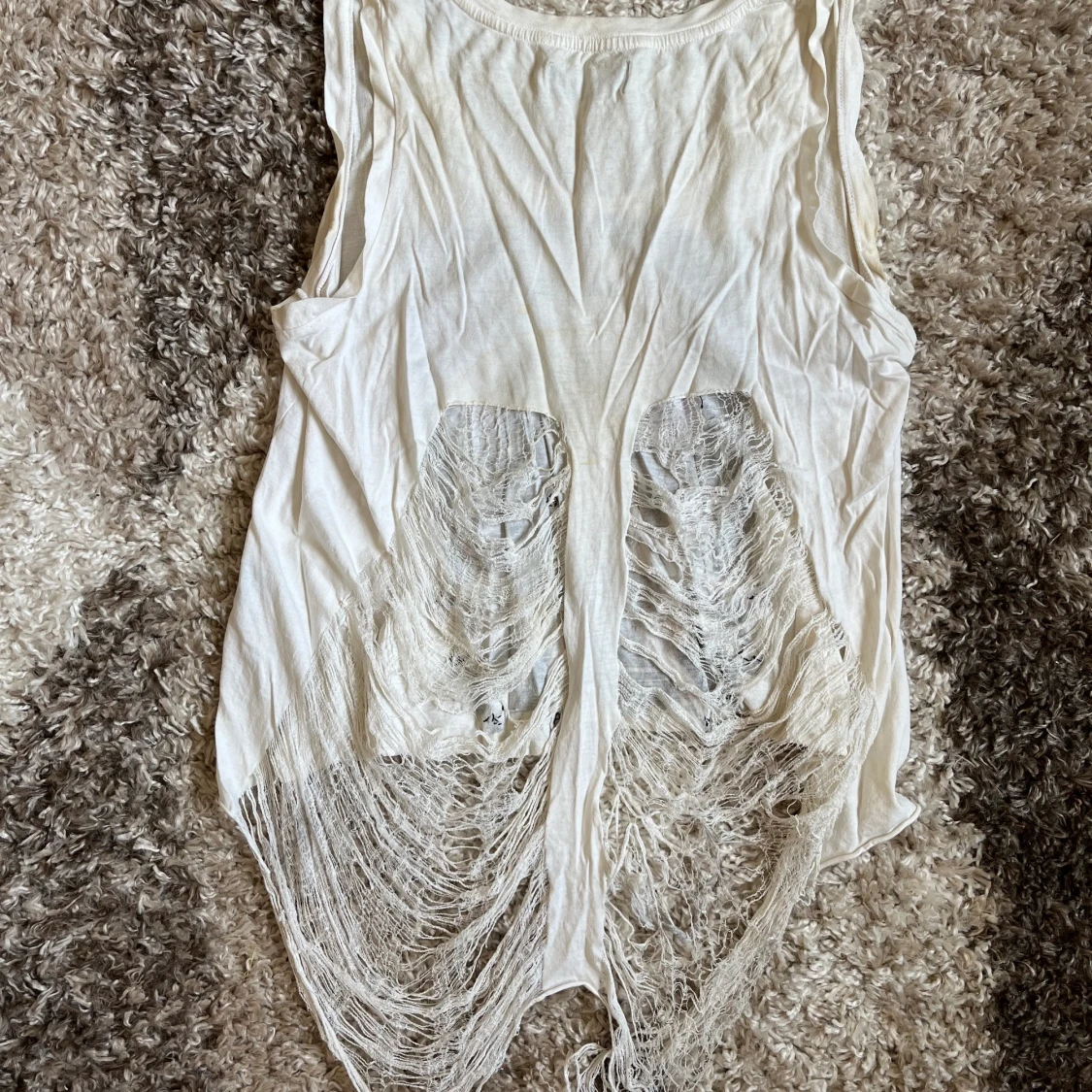 Linne med uppriven rygg - 90