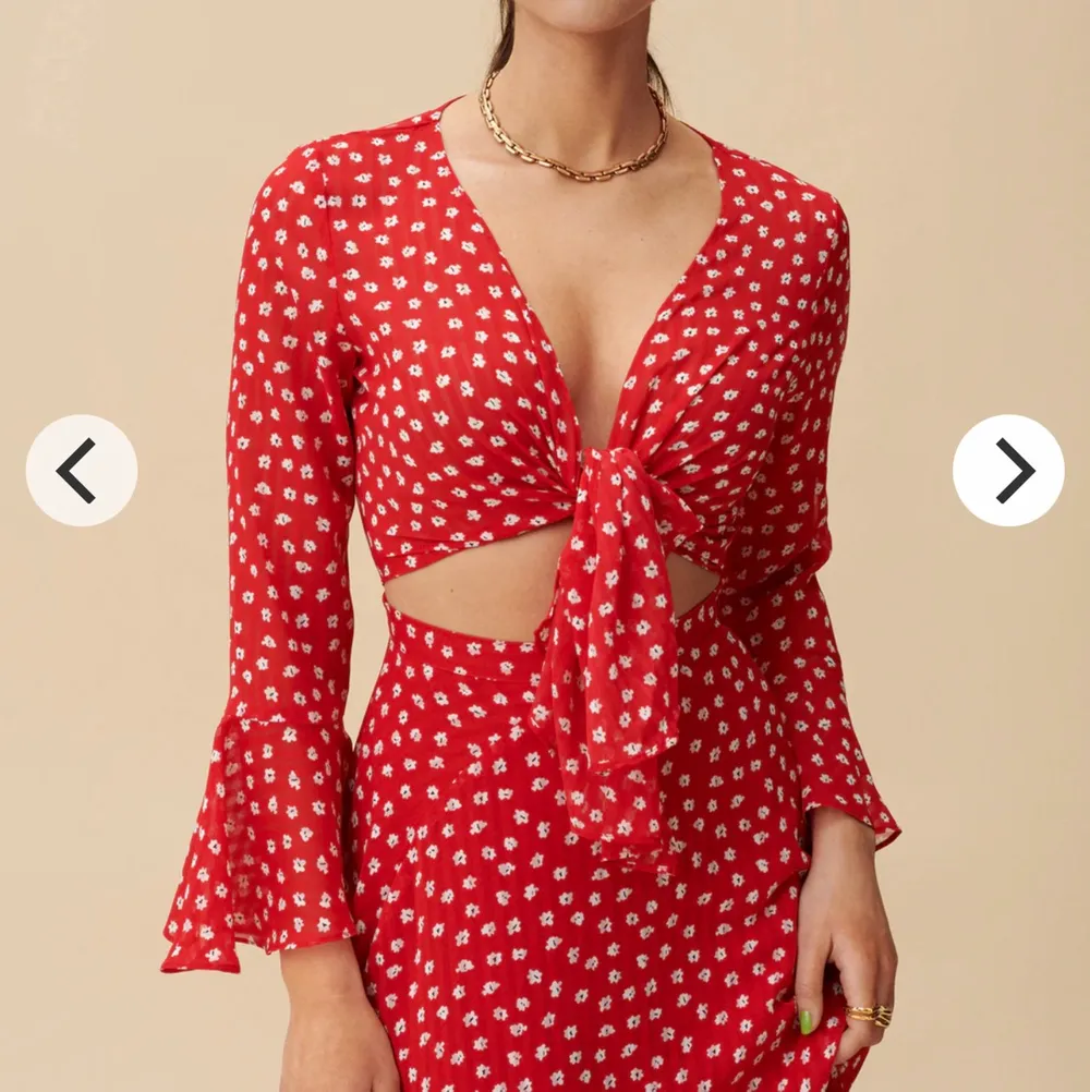 Riviera dress red i strl 36. Använd ett fåtal gånger men som helt ny! Ord. pris är 1495 kr🥰 Priset kan diskuteras vid snabb affär!. Klänningar.