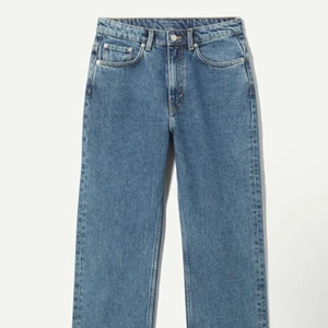 Snygga midwast jeans  - Säljer nu dessa fina jeans då det blivit försmå för mig. Tyvärr kan inte skicka bild när jag har det på mig då det som sagt är för små. 