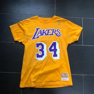 Shaquille O’neal Tshirt - Köpt i NBA store i New York. Väldigt bra kvalitet 