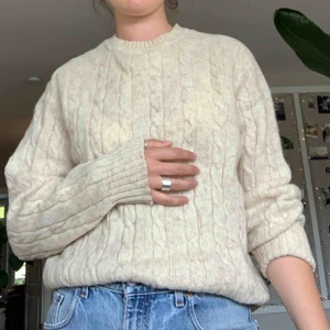 Stickad tröja - Stickad beige fin tröja, köpt secondhand. Priset+frakt