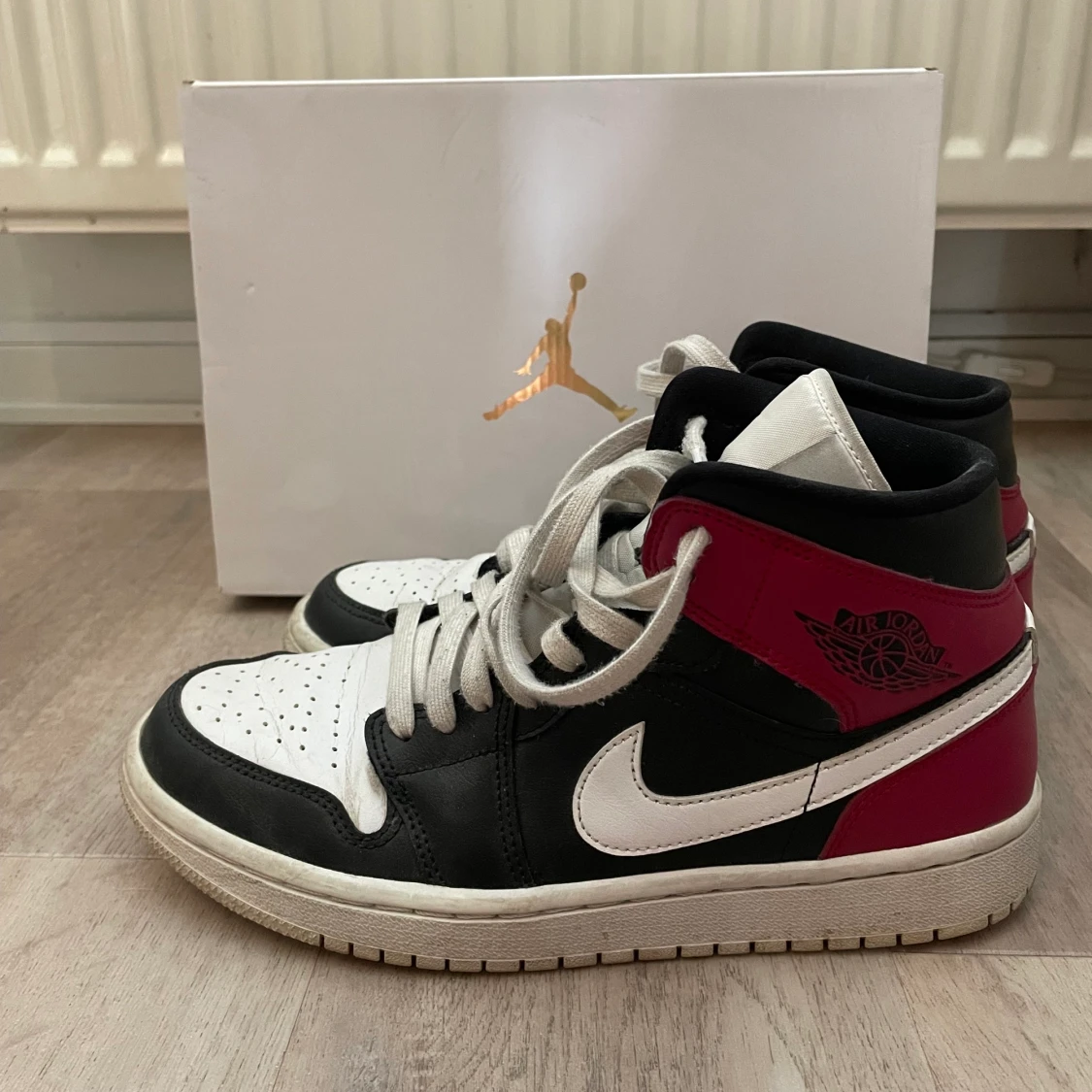 Jordan 1 mids - 90