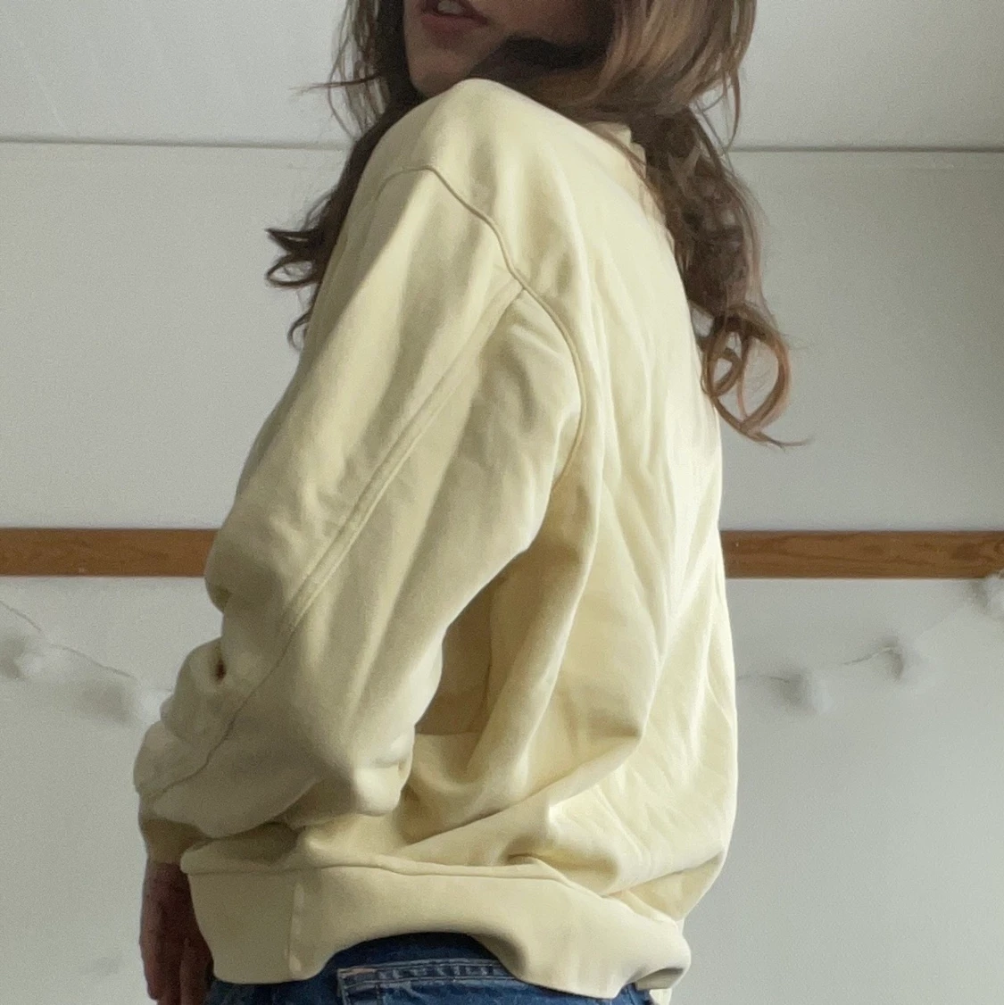 Weekday collegetröja ljusgul - 90