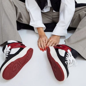 Skor säljes, oanvända 🌸 - Helt nya sneakers säljes!