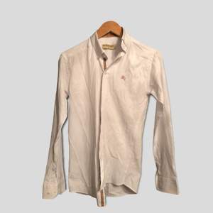 Burburry skjorta Vintage plagg i storlek S men passar mer XS/XXS